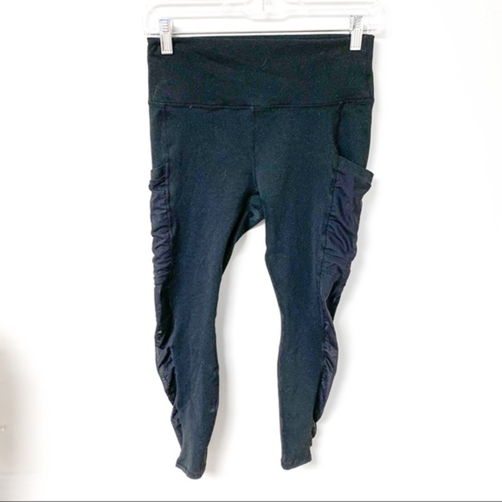 Fabletics Power Hold Mesh Media Cropped Leggings with Pockets Size‎ Medium